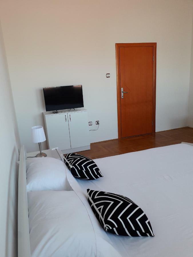 Apartman Dunja Ns 2 Novi Sad Exterior photo